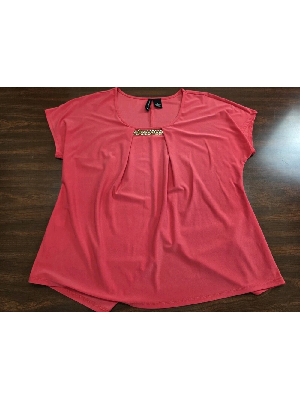 New Directions Pink top Studded Neckline Short Sleeve Blouse Medium Edgy Glam